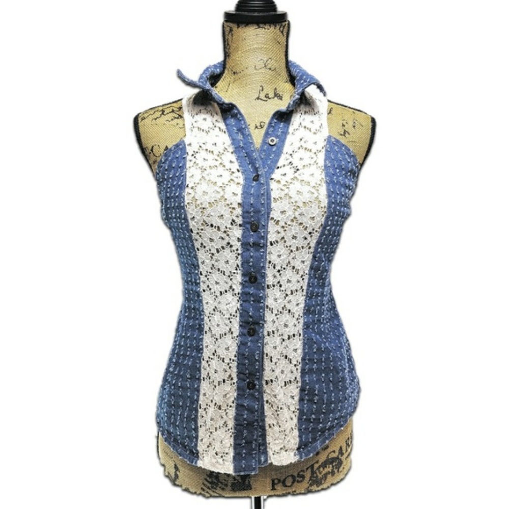 ❄️ DOUBLE ZERO: Sleeveless Denim Top w/Lace Panel!